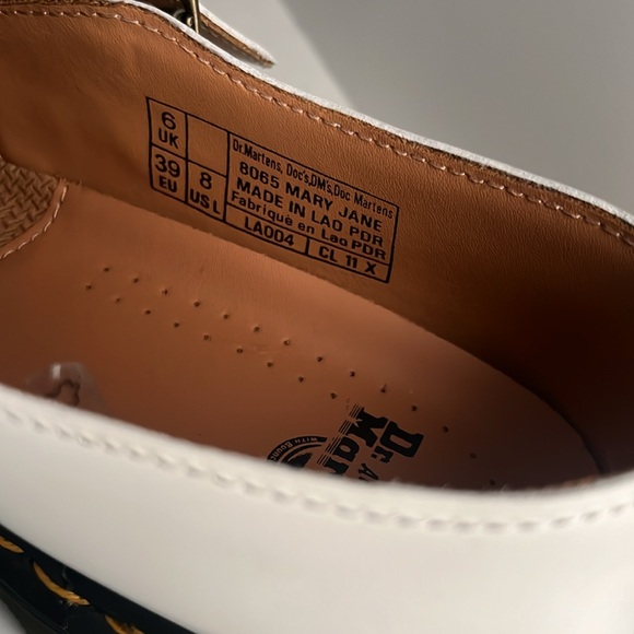 Dr. Martens Women's 8065 Mary Jane - Picture 11 of 11